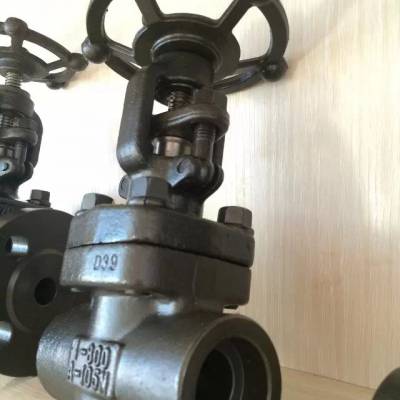 女子家中阀门漏水称“维修工突然亲了我一口还笑了笑”：这是性骚扰！工人：无意间碰到已致歉